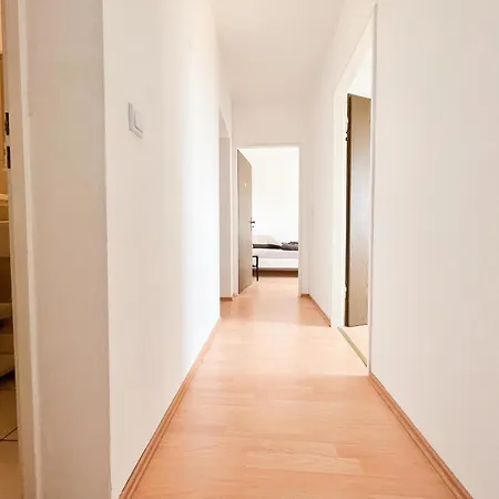 Home4now Bm01 Monteursunterkunft In I 3 Schlafzimmer Fuer 6 Personen I Kueche I Smarttv I Wifi I Parkplatz Lägenhet Bergheim (Rhein-Erft-Kreis)