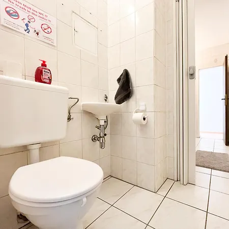 Lägenhet Home4now Bm01 Monteursunterkunft In I 3 Schlafzimmer Fuer 6 Personen I Kueche I Smarttv I Wifi I Parkplatz *