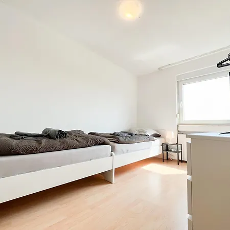 Apartment Home4now Bm01 Monteursunterkunft In I 3 Schlafzimmer Fuer 6 Personen I Kueche I Smarttv I Wifi I Parkplatz *